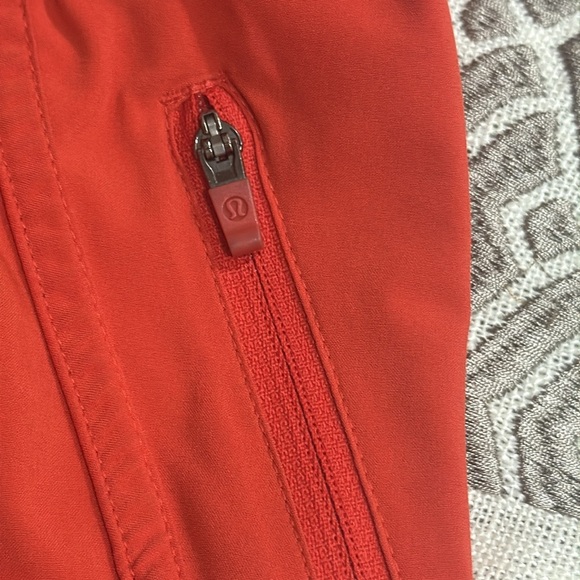 (A4)Lululemon Women's 8 Shorts
Red Grape Miss Mosaic
Alarming Tracker IIIRunning - Picture 9 of 13